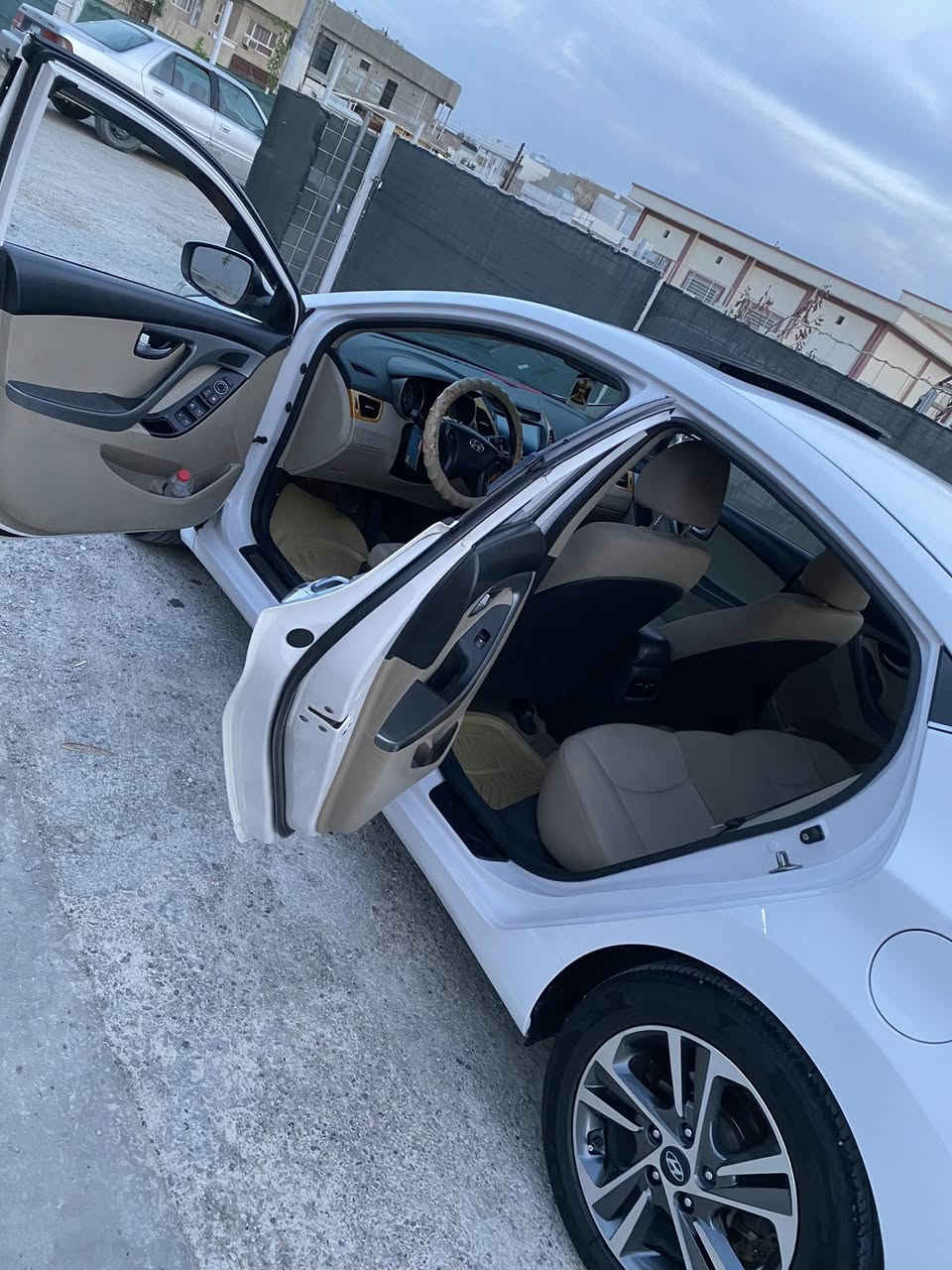 النترا 2015 خليجي محرك 1800 فول مواصفات ماعدا البصمه رقم اربيل سنويه جديده ل2030شرط تحويل بيهه بونيد مبدل بدون دواخل موضح بلسونار السعد 125 وبيهه مجال***********
