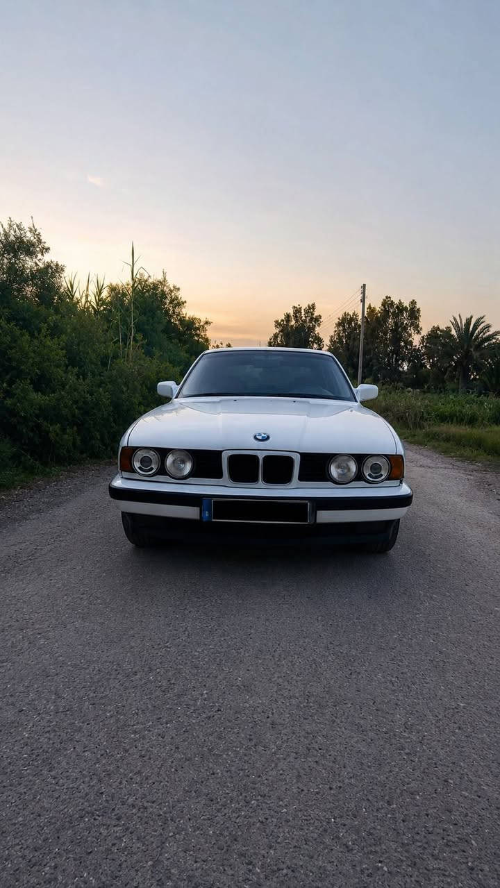 السلام عليكم ورحمة الله وبركاته 🌹
اللهم صلِّ على محمد وآل محمد 🤍✨
البخيل الما يصلي عالنبي 😌🔥

🚘 للبيع / Bmw 520i موديل 1991
شاصي وسنوية ✨
ألماني أصلي والي يعرف الـBMW يعرف شنو يعني ألماني 😎🇩🇪

⚙️ المواصفات:
🔹 مكينة نظيفة وتاكل الكاع أكل، لا محور ولا مشاكل والحمدلله
🔹 گير عادي 5 سرعات لعشاق السيطرة والمتعة 👌
🔹 اللون أبيض مرتب وبيها خياس خفيف كلش كلش ما يذكر
🔹 داخلية سود جلد بتطعيمات خشبية فخمة 🤍🖤
🔹 حداديتها 60%
🔹 رقم بغداد بإسمي جاهز نقل
🔹 الفتحة مدوشم عليها وما أعرف شبيها بالضبط حتى أكون واضح وياكم 🙏
🔹 نقصها شغلات بسيطة وترجع وحش بالطريق 🔥

📌 السيارة عندي من فترة تقريباً 7 أشهر، وكانت استخدام دوام جامعة ومشاوير 
ومثل ما تعرفون الـBMW الألماني مو محتاج مدح لا مني ولا من غيري 😉

💰 سبب البيع:
ما محتاجها حالياً وطابگة بالباب أكثر من استخدامها.
60$ وبيها مجال 

🤝 المهم يا طيبين:
إذا عجبتك السيارة خير وبركة وعلى الرحب والسعة 🌹
وإذا ما عجبتك إن شاء الله تلكه الأحسن منها وتتهنى بيها 🤍

📩 والرزق على الله، والجاد حياه الله ✨🚘
الي يهمه الموضوع يراسلني للعلم السياره بإسمي وما ابيع إلا تحويل وما مستعجل ع البيعه عادي تبقى سنه بالباب عادي


**إذا كنت صاحب هذا الإعلان وتريد حذفه لأي سبب، رجاءا أرسل رسالة إلى الدعم الفني**