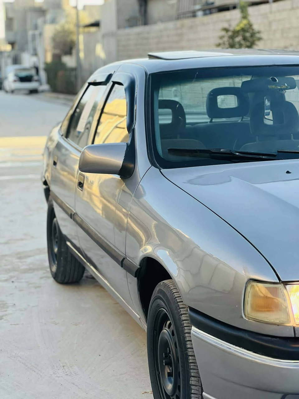 اوپل فكترا موديل 1991محرك 18كيرو محرك شرط سياره بسمي بيه دفتربنزين ***********
