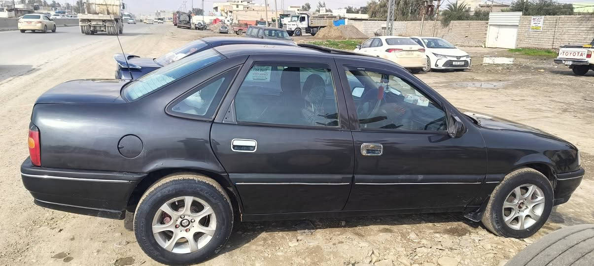 سلام عليكم لبيع او مروسه حسب القناعه  اوبل فكترا حجم 20 
طخم تاير جديد طخمها وره وكدام جدد معه درايم شفتات جدد قرفته حيل نضيفه ايبيس شقل كربون بنزين رقمه نينو الماني سنويه عضم لي 2029
كير ومحرك شرط مكان السياره موصل القوسيات 
السعر 38 وبيها مجال لخطر جيتك 
*********** رقمي وتسابي
