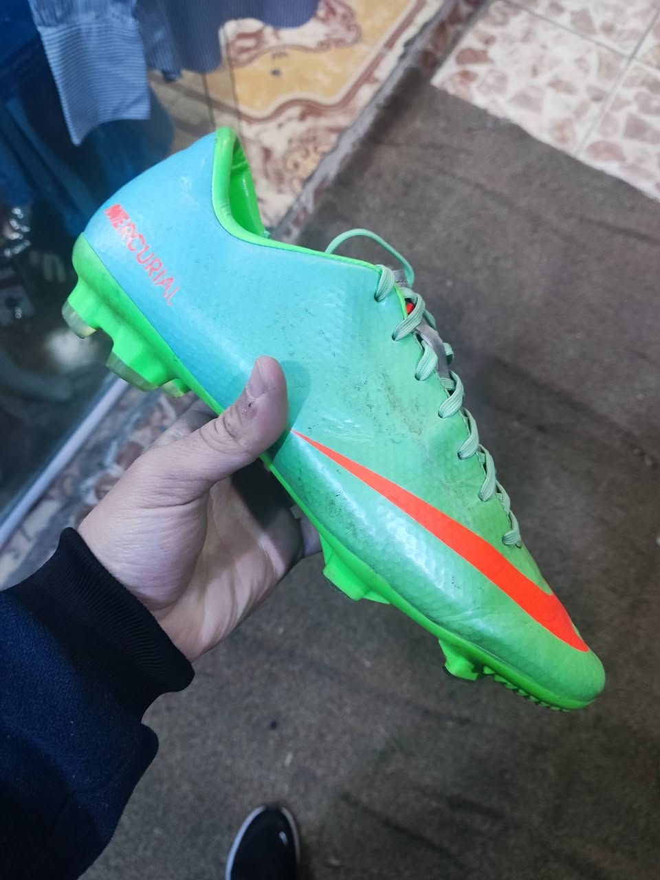 نايك اوروبي اصلي مستخدم نضيف قياس 42.5 يلبس 42 سعره 48 الف ويا التوصيل اي واحد يريد  يتفضل خاص موجود توصيل لكل المحافظات.


**إذا كنت صاحب هذا الإعلان وتريد حذفه لأي سبب، رجاءا أرسل رسالة إلى الدعم الفني**