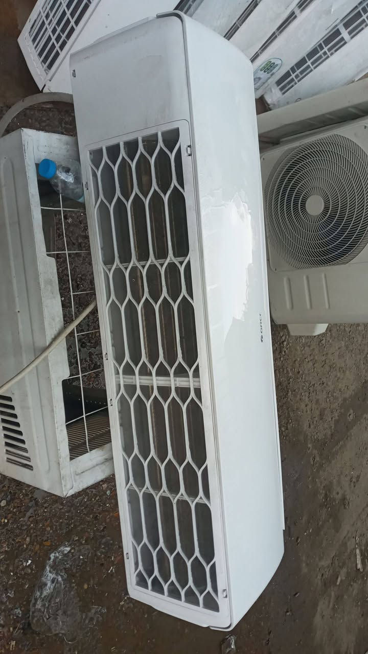 سبلت كري عادي 
٢ طن غاز ٤١٠ انتاج ٢٤ 
ابلادي ع وضع الشركه 
انتاج ٢٣ 
سعره ٥٥٠ 
***********
