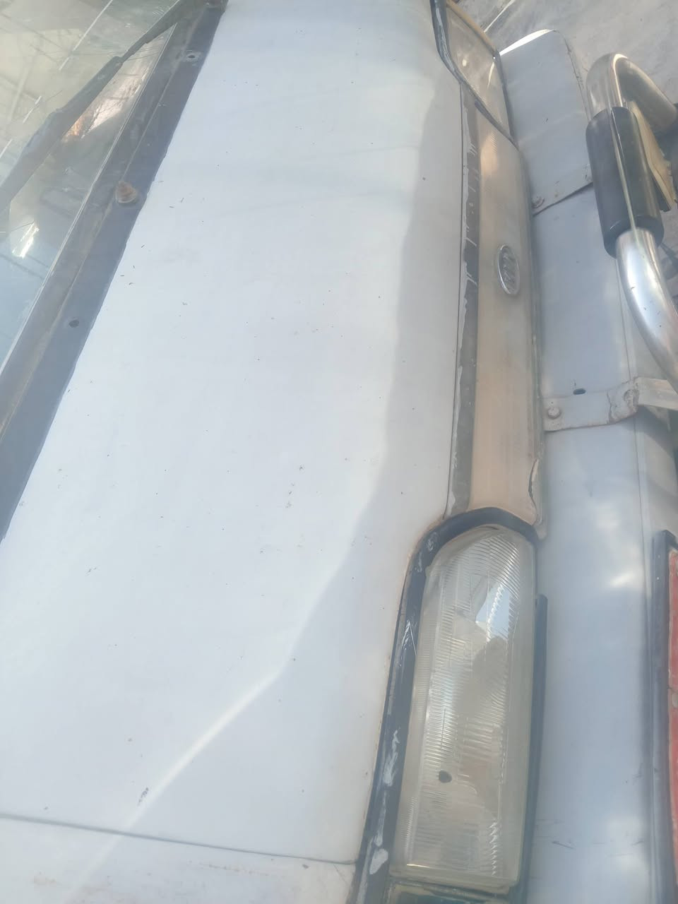 كيه بستا موديل 93 كير ومكينه واكسل مكفولات بَور ومشط جدد كهربائيات شغالة مرور ولا ربع مطلوبة صاحبها موجود ويحول رقم شاصي ممسوح بليته موجوده رقم بغداد أحمر سنويه عضم السعر 15وبيها مجال بسيط ***********للاستفسار بعقوبة تقاطع القدس
