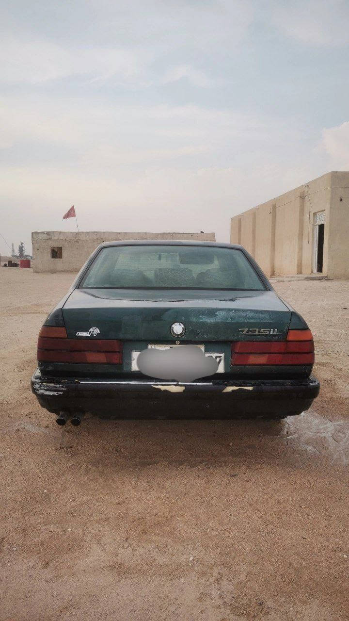 السلام عليكم 
بي ام دبليو 735li المكينه بيه مفتر براص 
والبك ماترجع رقم بغداد مشروع وطني
6 سلندر 
السعر 24ورقة 
***********
