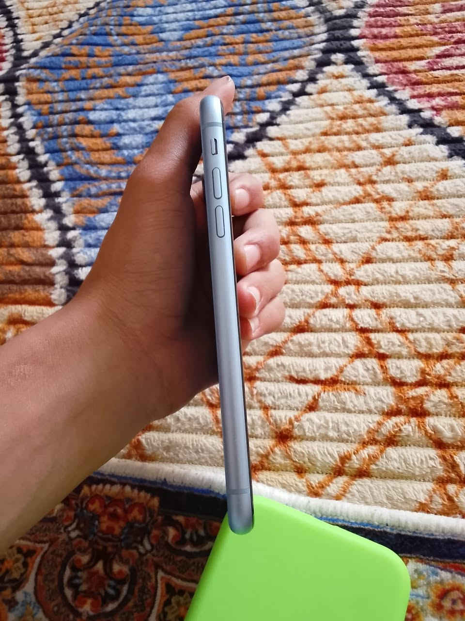 السلام عليكم عندي جهاز اكس آر نضيف جدأأ شخط مابي نضيف الجهاز فقط هاي البشاشة مثل ماموضح بل صور ذاكره 64البطاريه 81الجهاز قبل التحديث جان وتر من حدث طلعتلي يقره بطاريه بس تقره نسب 81الجهاز مال وتر حلو العنوان بغداد رقمي ***********سعر 175بي مجال
