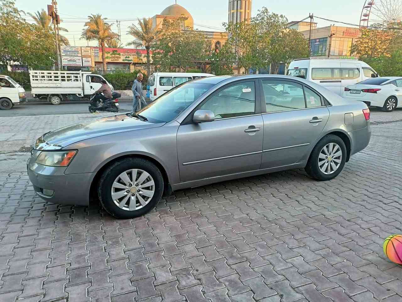سوناتا 2006 وارد امريكي 6 سلندر بيها 4 قطع صبغ ابيع حزام كير ومحرك مكفولات تبريد ثلج تدفئه شغالة  صدر تخم تاير باتري جديد فتحة سقف رقم بغداد انكليزي شرط التحويل 
العنوان ديالى المقدادية ناحية الوجيهية  السعر 82$ وبيها مجال ***********
