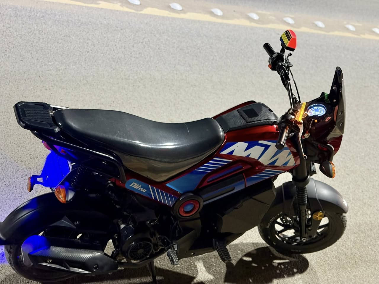 السلام عليكم للبيع دراجه هوندا نوفه أم تي أم دراجه مكفوله كفاله عامه مكينه 150شلعه ومعدل السعر 1250وبيه مجال المكان طوريج الرقم ***********
