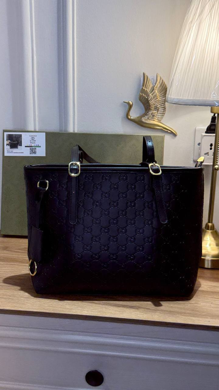 هلاوو بنااات عندي مجموعه متنوعه من الجنط تخبل ماستر كوالتي وجلد طرررري جدااا التصوير حقيقي خاص بالبيج مالتنه يجيكم نفس الصور ضبط  ..  مع بوكس وكارت ضمان 👜
تواصلو ويانه ع الانستا او الواتساب🧑‍💻
***********
https://www.instagram.com/cotoon__hareer?igsh=dGxmdTYxMHVjam1p
