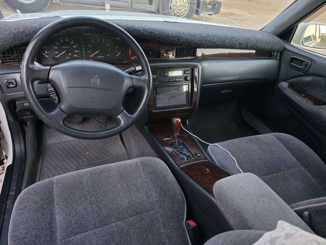 السلام عليكم راس الثور تكم موديل ٩٩ رقم بغداد انكليزي مكفوله كفاله عامه ع وضع الشركه السعر ١٢٢ للستفسار *********** المكان الصويره
