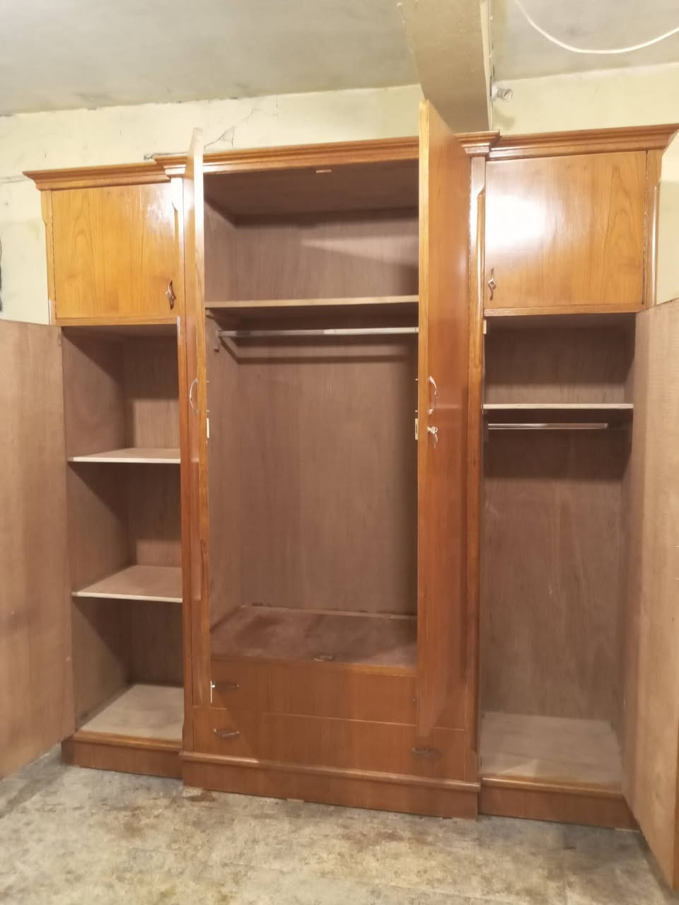 كنتور 4باب ملحق دنك مهوكني شغل ثقيل توصي شرط النضافه العنوان حي الحدباء خلف مرطبات البحرين ت***********
