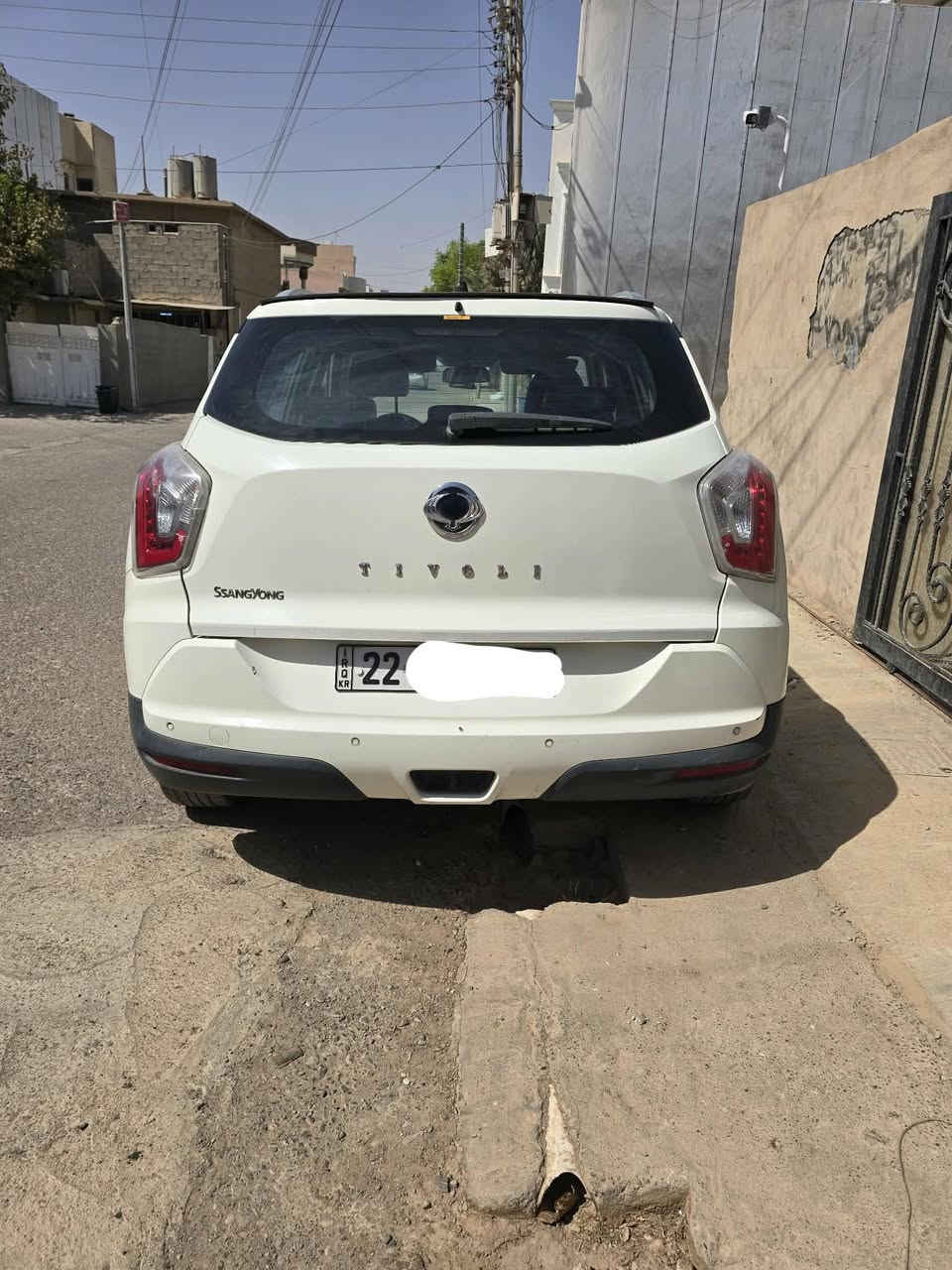سانج يونج تيفولي
(كوري مو صيني)
موديل ٢٠١٦
ssangyong tivoli 2016

مكينة ١٦ تنفس طبيعي
كير عادي
فول مواصفات عدا البصمة
ويل ١٦
سقف سلايد
مرايات كهربائية
هيل ستوب
كشنات هيتر سائق وسكند
كشن السائق تبريد
تشغيل عن بعد
كشن كهربائي طرف السائق
حساسات امامي وخلفي
كامرة خلفية
 شاشة لمس
تعديل بارد شبرين جامرلغ السكن
رصعة بسيطه طرف السكن
المكينة بيها صرف بسيط جدا بالدهن
سنوية وبطاقة بنزين باسمي
سنوية ما منتهي
مكان السيارة كركوك
للاستفسار واتساب ***********
