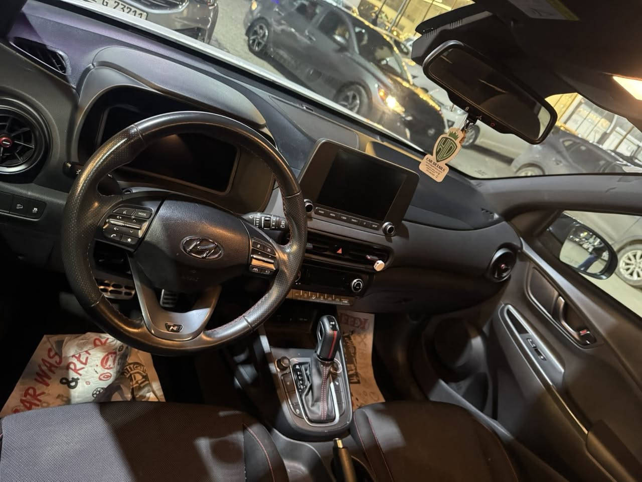 سلام عليكم شباب
كونا N line موديل 2023 

سياره وراد أمريكي حادثها موضح بل صور 

بيها قطعين كلير بامريكا خلفيات 

مواصفتها معروفه 

بصمه 

شاشه كار بلي تحكم ستيرن كامل 

دشبول دجتل 

سياره كامله مكملة على آخر حباية 

بيه طخه صغيره بل باب الي بصف سيايق ممصلحها أصلا متبين 

سعر 133 وبيها مجال 

عنوان بغداد الكرادة داخل 

رقم الهاتف ***********
