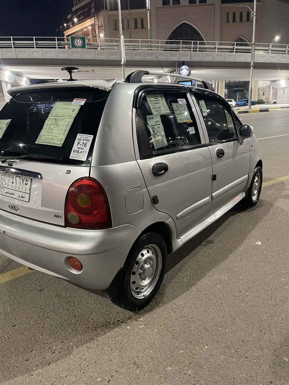 السلام عليكم شيري كيوكيو 2011
كير اوتوماتيك سياره جديده 
مكينه شرط مامفتوحه طخم جديد
سياره جاهزه مال بيت كابون ماستر كارد شرط التحويل من الشرعي 
تبريد تدفئه شغال شاشه وكامره 
طخ

م تايه جديد
***********
