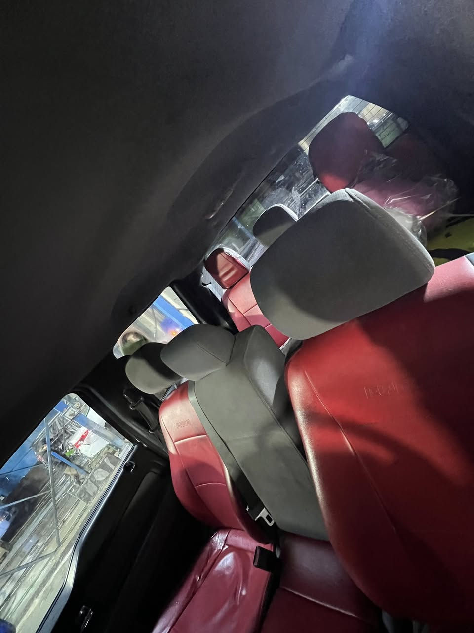 السلام عليكم 
فورد F150
موديل 2012
دخول وكالة نيفيا 
بيعا شخط باب الصدر 
مكينه ٣٦٠٠ 
هزه وسنويه جديد بسمي 
رقم انكليزي
بيها شغلات بسيطه لان ماعندي مجال اسويها 
ونزلت سعرها بسبب ضرف
١٢٥ $ سعر
وبيها مجال حك الجيه 
ومن هسه ماكو ٢٠١٢ بهيج سعر 
لتكسر بحلال العالم 
هـ ***********
بي واتساب
