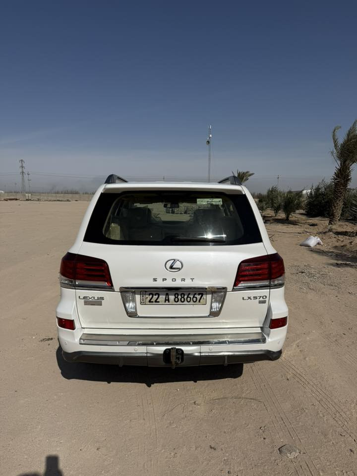 السلام عليكم للبيع لكزز موديل 2013 السيآره مكفولة كفالة عامه فول مواصفات لكزز معروف مواصفاته داخل بيجي ماشية 227 الف مكان السيارة البصره الزبير اي استفسار الاتصال ع الأرقام التالية : 
***********
