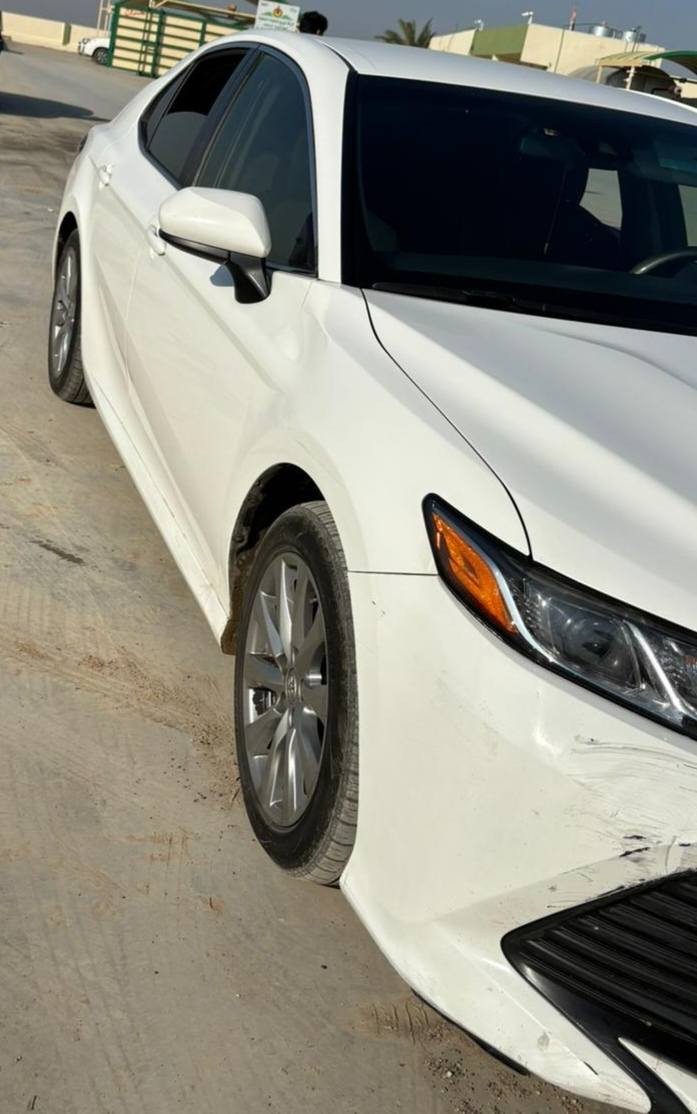 سلام عليكم
(( بيع فقط )) 
كامري امريكي
LE
 موديل 2018
 ماشي 117 مايل حقيقي داخله كلين بل عراق صار بيها بابين صبغ بدون دواخل بدون اربك كلها شرط رقم سنويه جديد شرط التحويل السعر 175 بي مجال قليل مكان السياره دهوك رقم موبايل *********** وتساب دهوك, العراق
