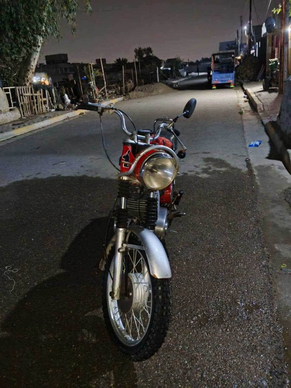 سلام عليكم دراجة MZ الماني 🇩🇪 موديل 81
الدراجة نضيفة بدون اوراق  المكينة ماكنيت  السعر 700 الف المكان  الحسينية الراشدية مسقط مقابيل عمارة المصري الشراي يتصل او يجي خاص ***********
