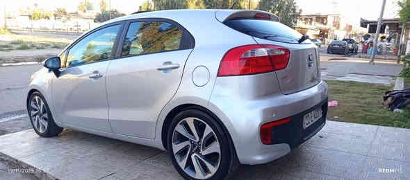 سلام عليكم
كيا ريو جنطه ٢٠١٥ استلام شركه زيرو ع ايد وحده ماشيه 70 ألف كيلو 
مواصفات 
بصمه ابواب 
بصمه تشغيل 
سلايت 
كامره 
5 ويل كب 
مري شفط 
بدون صبغ 
كتلوكات الشركه بيها ودبل بصمه 
بيها شبر تعديل بارد أسفل الباب الخلفي 
سنويه رقم جديد 
كوبون ورقي 
مكان السياره موصل حي العربي 
سعر 108 وبي مجال 
*********** واتساب
كير محرك تبريد كهربائيات تايرات باتري طخم امامي خلفي كلو شرط
