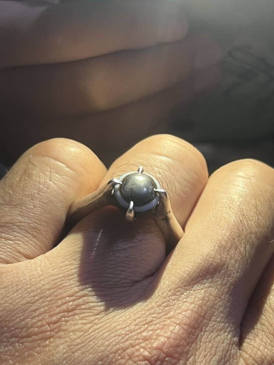 - قـال امـير المـؤمنين ؏ـلي ´ عليه السلام`🤺
مَنْ أَصْلَحَ مَا بَيْنَهُ وَبَيْنَ اللهِ أَصْلَحَ اللهُ مَا بَيْنَهُ وَبَيْنَ النَّاسِ، وَمَنْ أَصْلَحَ أَمْرَ آخِرَتِهِ أَصْلَحَ اللهُ لَهُ أَمْرَ دُنْيَاهُ، وَمَنْ كَانَ لَهُ مِنْ نَفْسِهِ وَاعِظٌ كَانَ عَلَيْهِ مِنَ اللهِ حَافِظٌ.
٦ خواتم صياغه يدويه احجار طبيعيه 
تحف ابيع شلع ما ابيع مفرد 
مكاني بغداد الحبيبيه ***********
