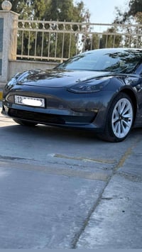 Tesla Model 3 ضرر جاملغ مبدل ومصبوغ دوسات صبغ  جاملغ خلفي جهة النفر صب...