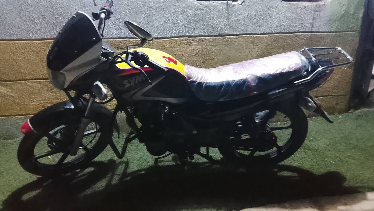 سلام عليكم
سايم موديل 2016  اوراق أصولي مكمرك 
السعر 950 وبي مجال 
الهاتف***********
