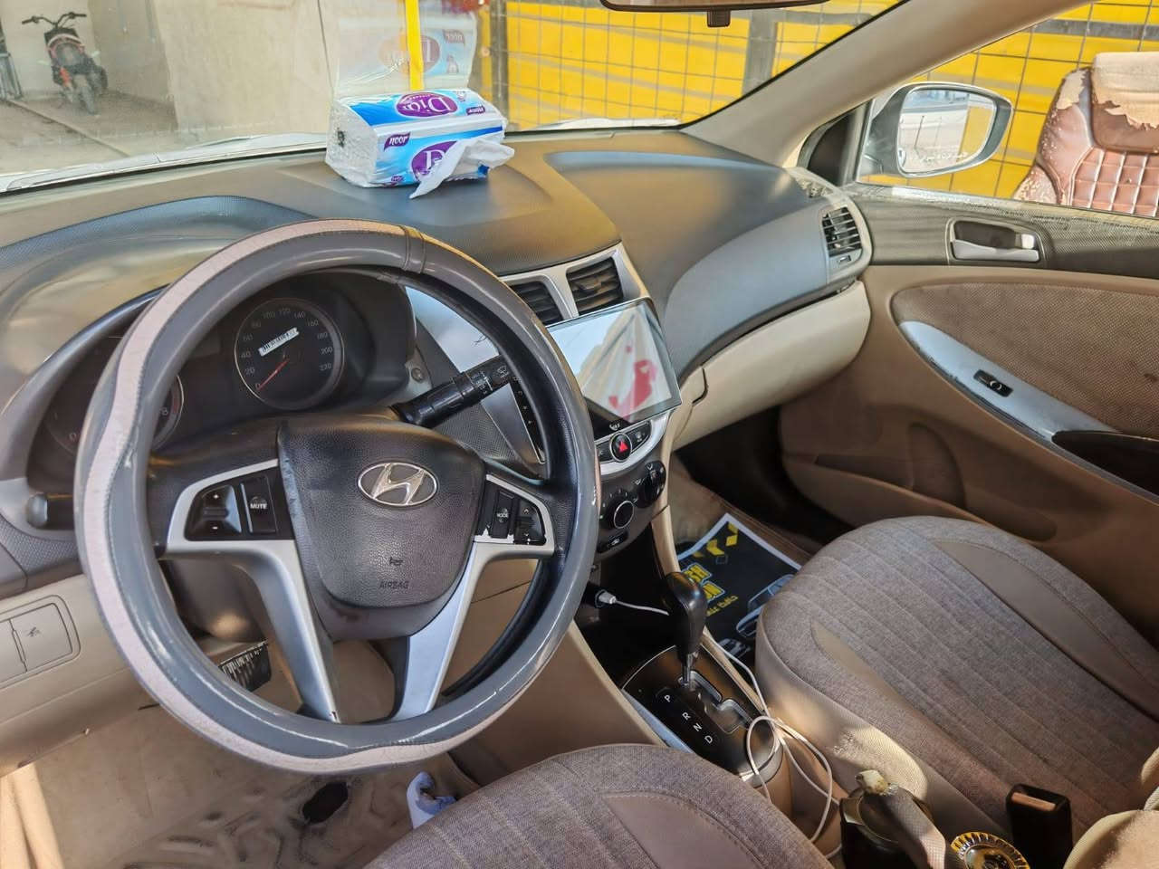 اكسنت ٢٠١٣ ذي قار باسم صاحبه سكن بغداد السونار مرفق مع الصور السعر ٧٨ ورقه وبيه مجال للاستفسار الاتصال على *********** مكان السياره بغداد الكرخ
