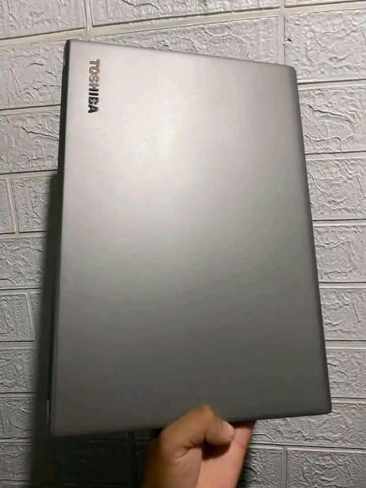 👑 الان لمحبي توشيبا 
👑  Toshiba Tecra Z30 
❄️ المعالج إنتل كور ايi5. 
❄️الجــيل السادس 
❄️ الرامات 8قيقاا  قابل للاضافه.  
❄️التخزين :256 قيقاا Ssd. 
❄️ يحتوي علي واي فاي & بلوتوث. 
❄️ نظام التشغيل : Windows 10.  
❄️برامج office , Adobe reader , Firefox. 
❄️الشاشه :. 13.6 inches . 
🎗️ كرت مدمجه : Intel HD  بالشير Graphics 500 4GB. 
🎗️مدخل HDMI & USB 3.0 - RG Cabel. 
‎
▫️السعر 680الف 🎊
📩 للجادين تواصل واتساب: 0101305654


**إذا كنت صاحب هذا الإعلان وتريد حذفه لأي سبب، رجاءا أرسل رسالة إلى الدعم الفني**