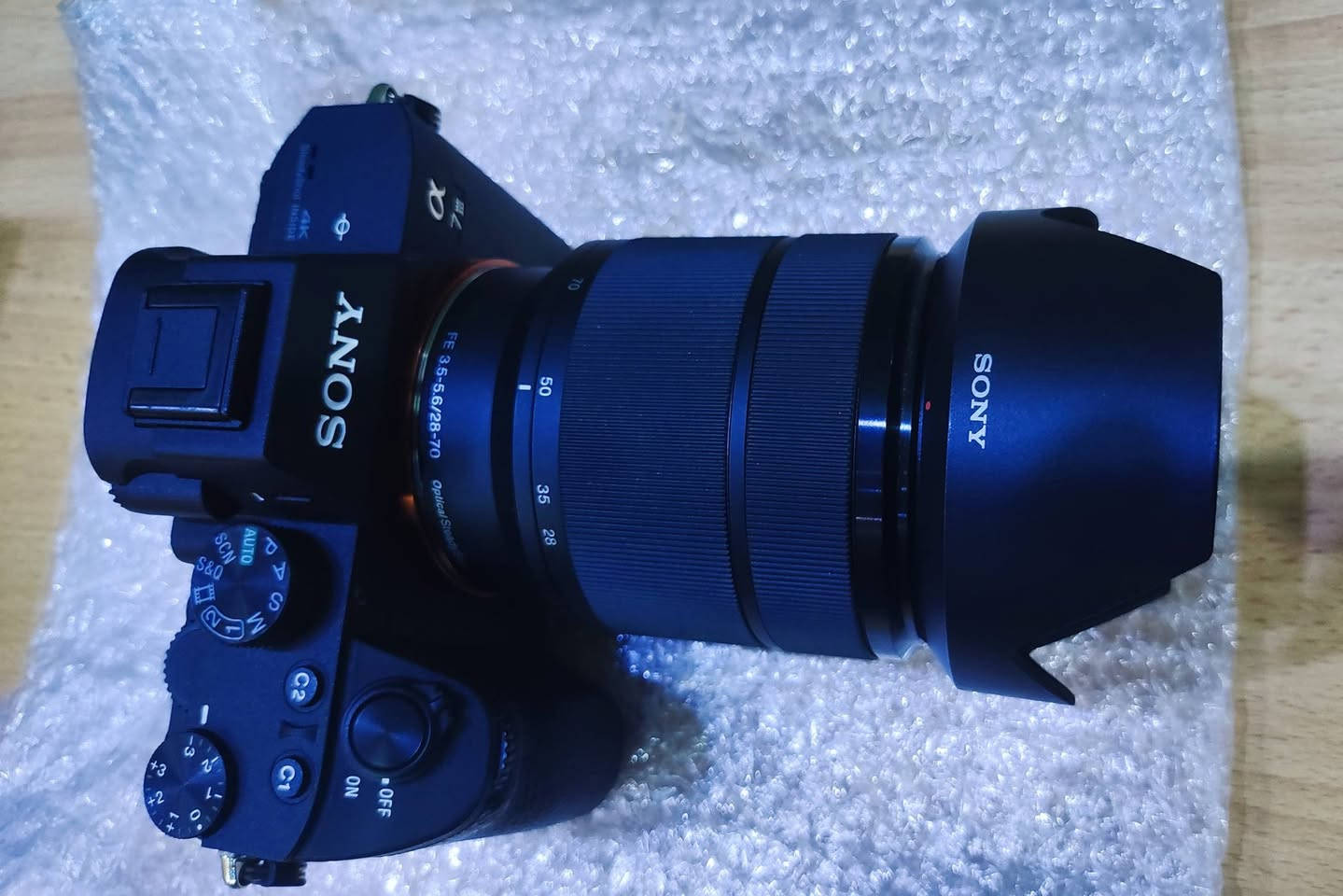 كاميرا سوني A7iii جاية وياها بالكارتون عدسة سوني 28/70 نسبة النظافة 99% الكاميرا جديدة استخدام كم صورة فقط 
الشتر مثل ما موجود بالصور ما عابر ال 300 
مكاني بصرة السعر مليون و700
وتساب ***********
