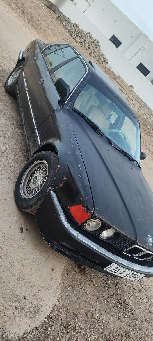 بي ام 735 اوتو تبريد ثلج 
سنتر لك 
ويل خليه اصلي 
كهربائيات كلها شغاله
بدون اخياس بدون كص 
رقم صلاح الدين انكليزي ب اسمي هزه قبل سبوعين سنويه لل2031 تحويل بنفس اليوم كير مكينه شرط اكسل كاردن شرط جاهزه من كلشي 
السعر 42$
مكاني صلاح الدين مكيشيفه
بيع فقط بدون مراوس
***********
