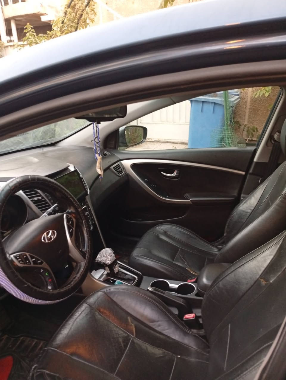 النترا 2016 هاج باك حادث من امريكا صندوك معدل ع البارد
فول مواصفات 

بانورما تحكم فول 

تدفئه وتبريد بالكشنات كشن كهرباء 

كامرة قلابه شاشه 

بك لايت لد 

3 وضعيات قياده 

بصمه ابواب تبريد بيانو 

سياره جاهزه بيهه اشخوط بسيطه فقط
سعر 100 بيهه مجال 
رقم ***********
