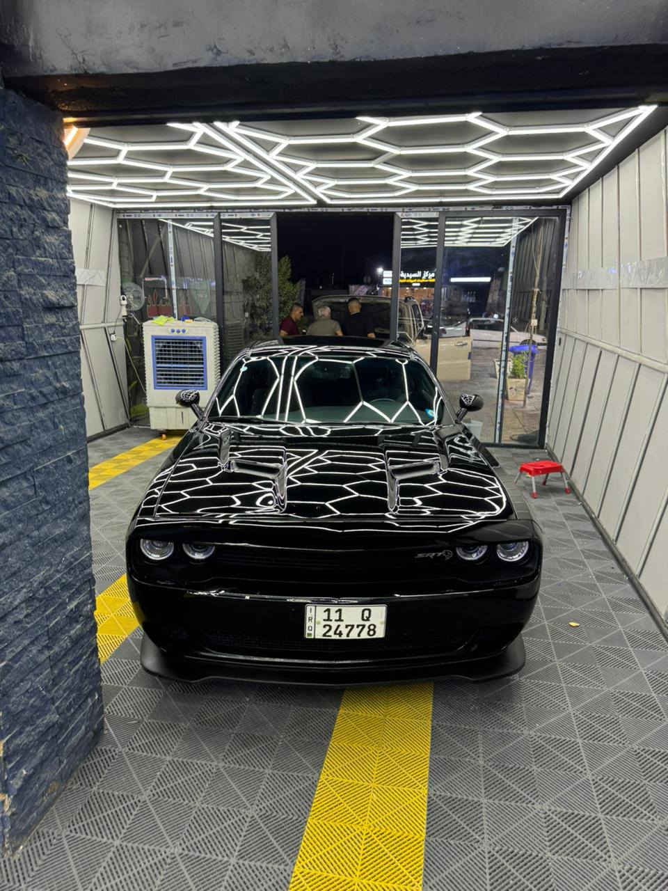 السلام عليكم سياره دوج جالنجر 
موديل  2023 sxt
ماشية 42ميل 
حادث (حافه البنيد+جاملغ جهة السايق)
المكان بغداد 
صور الحدث موجودة 
السعر 190 
الرقم الهاتف ***********
