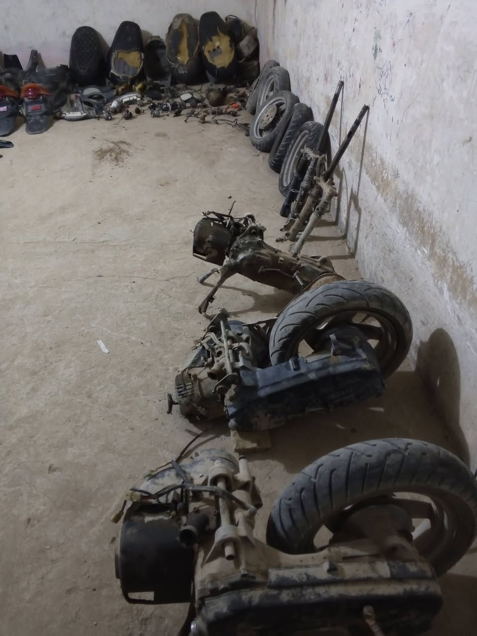 أغراض تفصيخ دراجات أكزز باسعار مناسبة يوجد خدمة توصيل لجميع محافضات للتواصل على صفحه واللتصال على رقم ***********مكاني بابل
