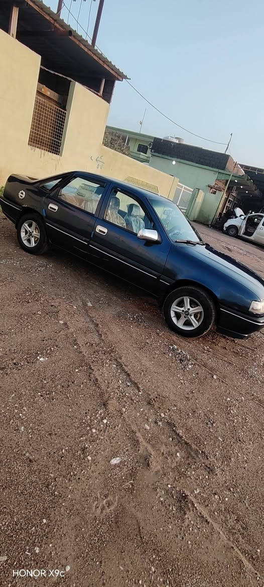 سلام عليكم سيارة اوبل فكترا موديل 1992 سنوية ورقم جديد شرط التحويل سيارة صبغ حزام مكنية 18 كير عادي مكينة بداية صرف مابي كابون بانزين مكان سيارة موصل شلالات قرية بايبوخت رقم الهاتف ***********.      سعر 42 وبي مجال
