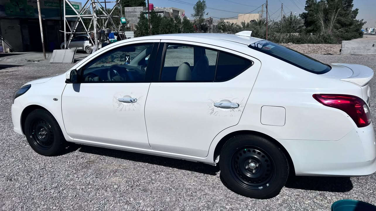 السلام عليكم اخواني الطيبين نسيان صني هندي 2024 فول ومكفول كفاله عامه عدا هاي الطخه الموجوده بالصوره والباقي كفاله عامه من كلشي السياره جاهزه ربع دينار ما تصرف عليها رقم أصوليات جاهزه وكاله بأسمك وسعرها 125وبيها مجال بسيط 
*********** متواجد واتساب واتصال وانا بالخدمه الماعنده ياخذها ويروح
