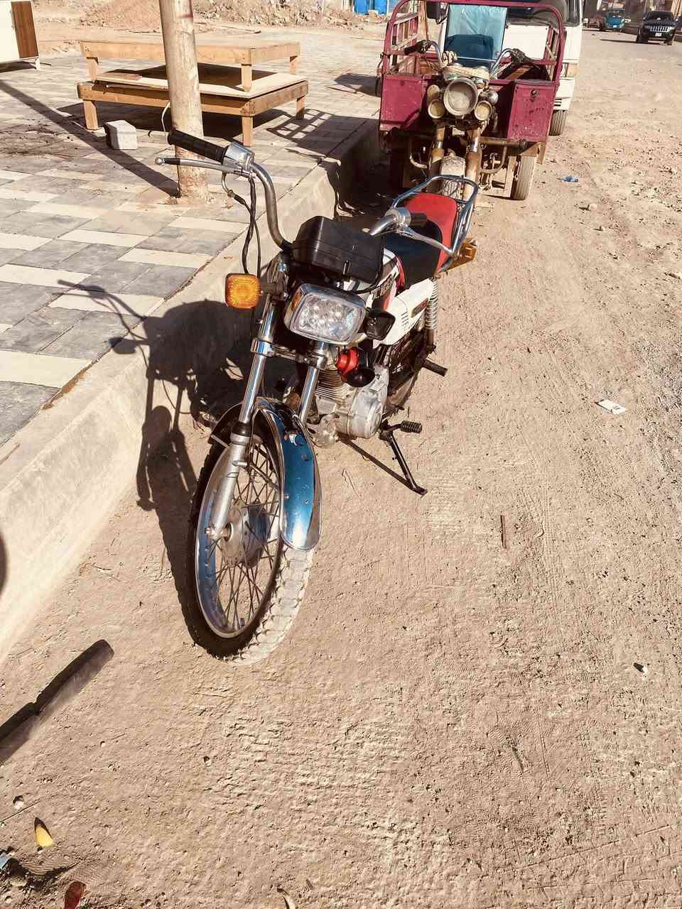 سلام عليكم
دراجه اراشه للبيع 
موديل٢٠  مجفته مره وحده دراجه 
كامله بس نقص اشاير 
لباقي كفاله بدون اورق  بس اكفلك سرقه وعشاير للبيع سعر ٣٠٠بيها مجال مكان الرحمه متواجد خاص


**إذا كنت صاحب هذا الإعلان وتريد حذفه لأي سبب، رجاءا أرسل رسالة إلى الدعم الفني**