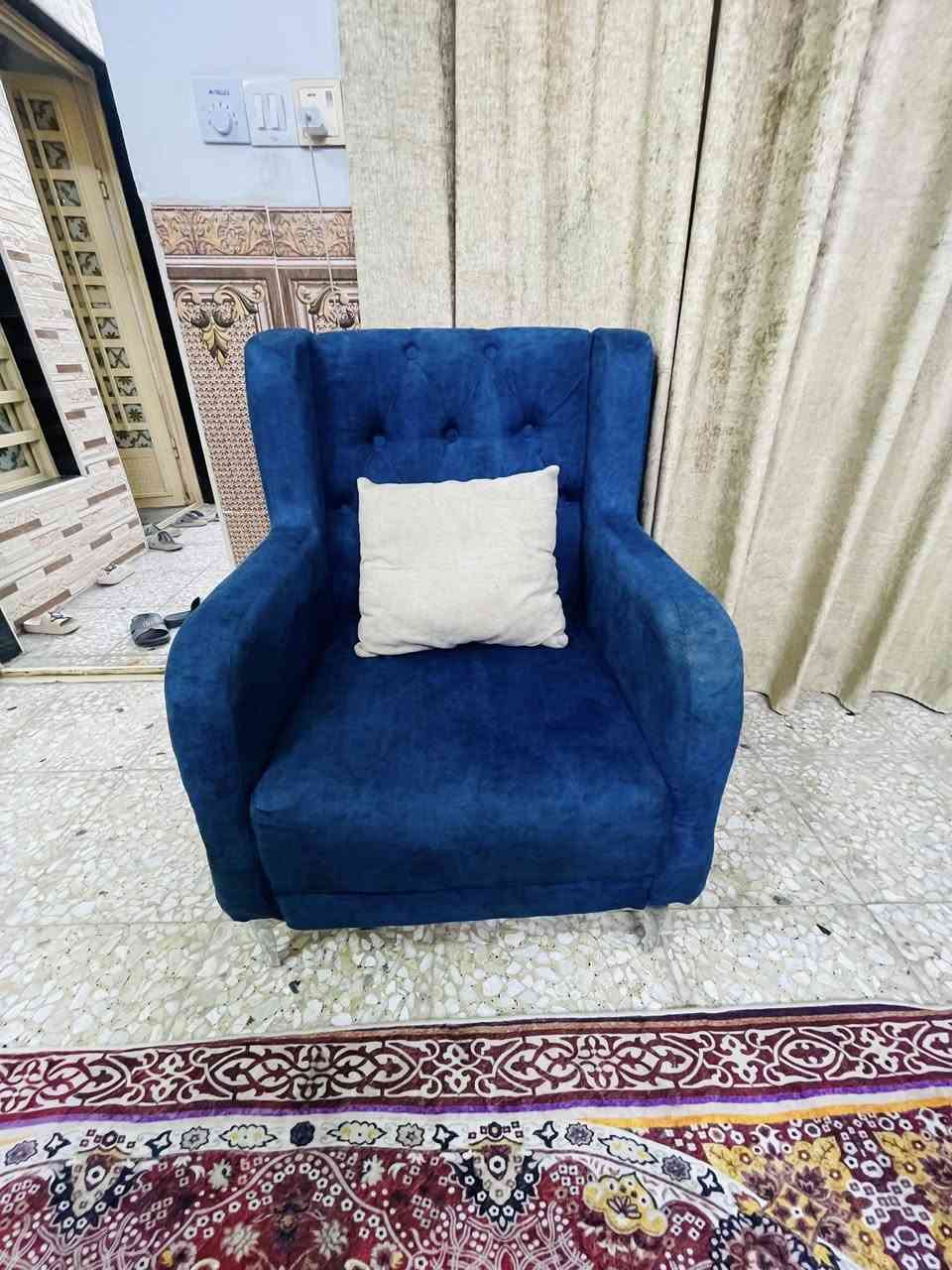 تخم للبيع ١٠ مقاعد تكمه ثكيل مو سوكي وياه كوشات هديه نضيف ما بيه ضرر السعر ٢٢٥ وبيه مجال العنوان البلديات الرقم ***********. واتساب فقط

