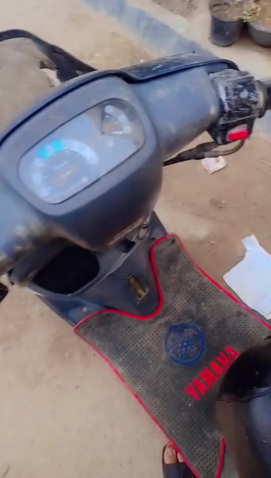 دراجه للبيع. السعر 300 وبيه مجال قليل
العنوان كربلاء المعملجي 
***********
