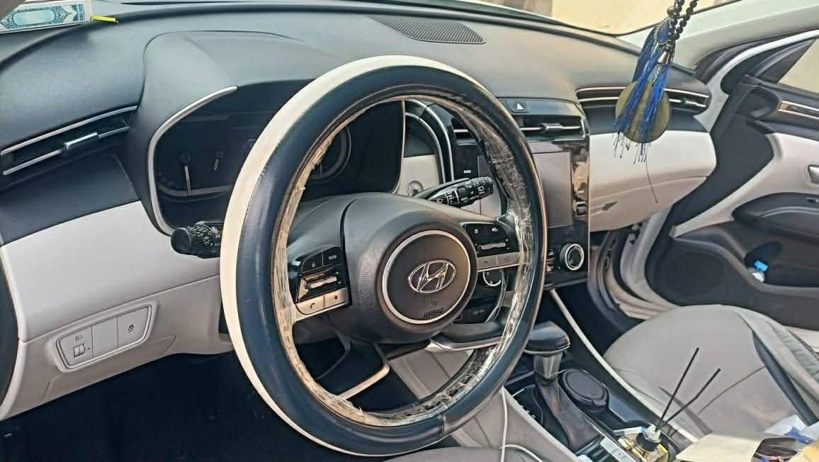 للبيع او مراوس كامري    السعر ١٩٧ &
الاتصال ب ***********
تكسون ٢٠٢٢ خليجي 
بلاضرر ولا صبغ مكفوله 
ماشيه ١١٥ الف
نص فول
