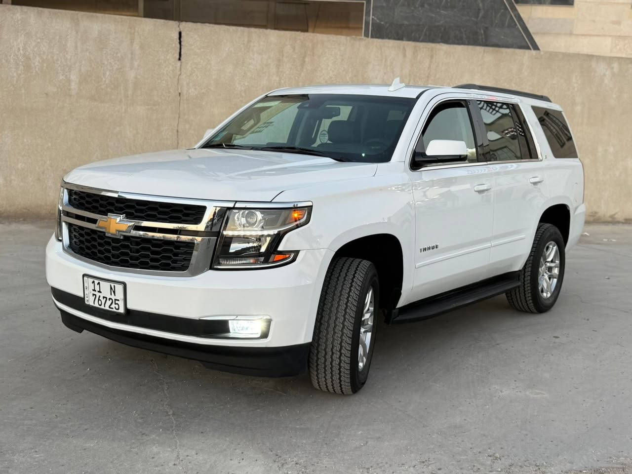 السلام ؏ـليكم تاهو موديل 2020 امريكي رقم بغداد الجديد كفاله ضربه وتبديل وصبغ وبارد ماشيه 90 مواصفات LT جديده السياره . 
السعر :355
العنوان : بصره 
رقم الموبايل:***********
