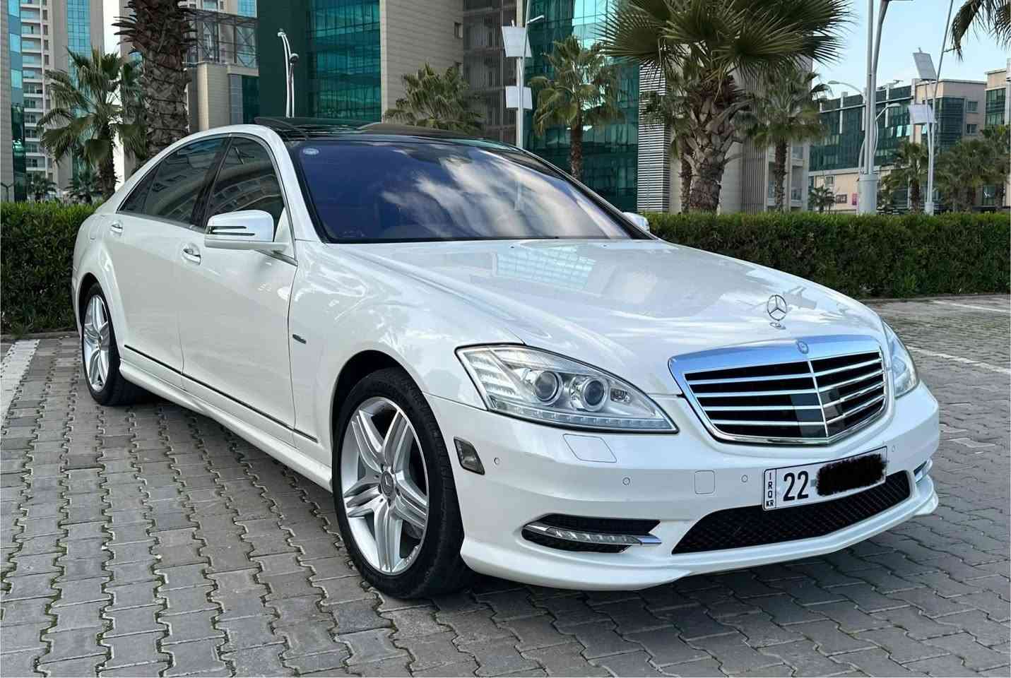 اسلام عليكم
مارسدس اس كلاس باب طويل موديل 2012 

محرك V8 550 فوول مواصفات ناضور ليلي لادار امامي حساسات امامي خلفي نقطه عمياه بل امري كشنات تدفاء تبريد 

كشنات مساج بنوراما دبل فتحه خمس بردات أبواب +صندوق كله شفط يعني مواصفاته متخلص بيه جاملغ عكس السائق صبغ فقط 

 

مكان سياره بغداد 

السعر 255

رقم الموبيل ***********
