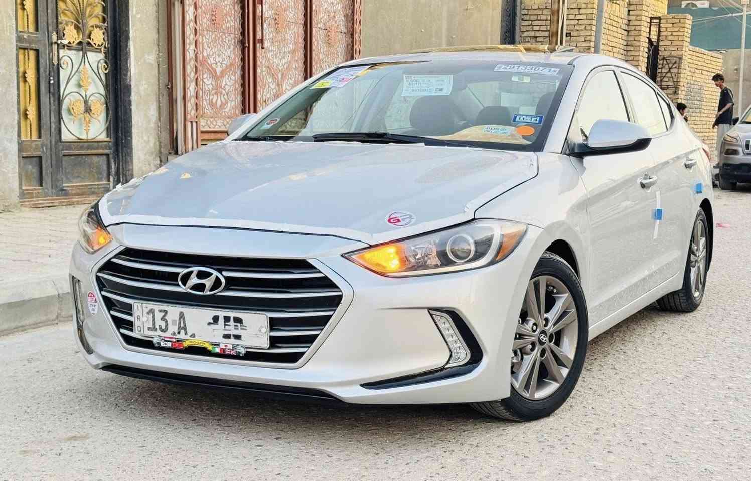 السلام عليكم 
هونداي النترا  2017 وارد امريكي فول مواصفات 1/1 محرك 2000دوش جديد ماشي 150 حقيقي  
حره تحويل بأسمي هزه وسنويه ولوحات جديد  بيه جاملغ مبدل وصبغ طرف البنيد فقط // المواصفات 
1- بصمه تشغيل وابواب وجنطه
2- فتحه سقف  طكتين سلايت 
3- شاشه كبيره كامره دواره 
4- كشنات كهرباء 
5- حساسات اماميه خلفيه 
6- ويل كب كروم مع تخم تاير 
7- بك لايت لد  
8- لايتات والكشاف LEd
9- رادارات جانبيه خلفيه كله شغال 
10- تحكم استيرن فول مع ثلاث انضمه قياده 
السياره جاهزه كير محرك حداديه تبريد  شرط الفحص 
السعر117للاستفسار *********** مكاني ناصريه شارع بغداد
