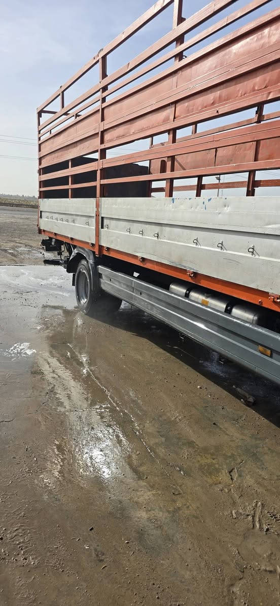 سلام اتيكو موديل ٤ ٢٠٠ سياره تخم تاير رقم سليمانيه سياره سنويه جدديه  مكان السياره كركوك  سياره تحويل فقط موصفات السياره قفل اكسن هاف ٣ طكات السياره نظافه فول قماره من كلشي طول البدي ٧ وربع بلادي  سعر ١٨٥ وبيها مجال  ***********
