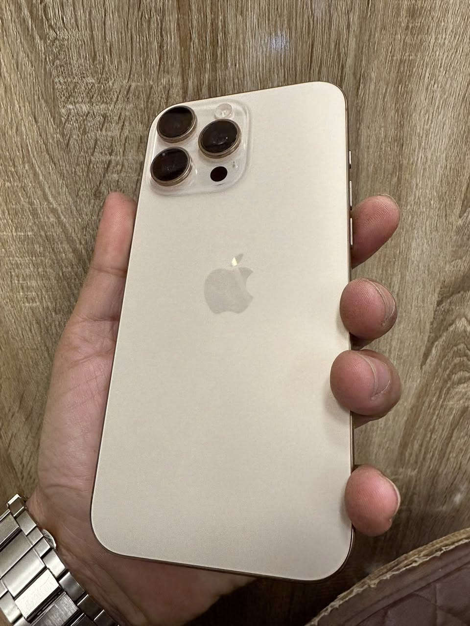 ١٦ بروماكس ذاكرة ٢٥٦ بطارية ٩٢
ماستر كامل ملحقات كيبل ممستخدم 
مكفول من الفتح ومن كلشي ✅
السعر ١٣٠٠ مجال قليل
مكاني زيونة
***********
