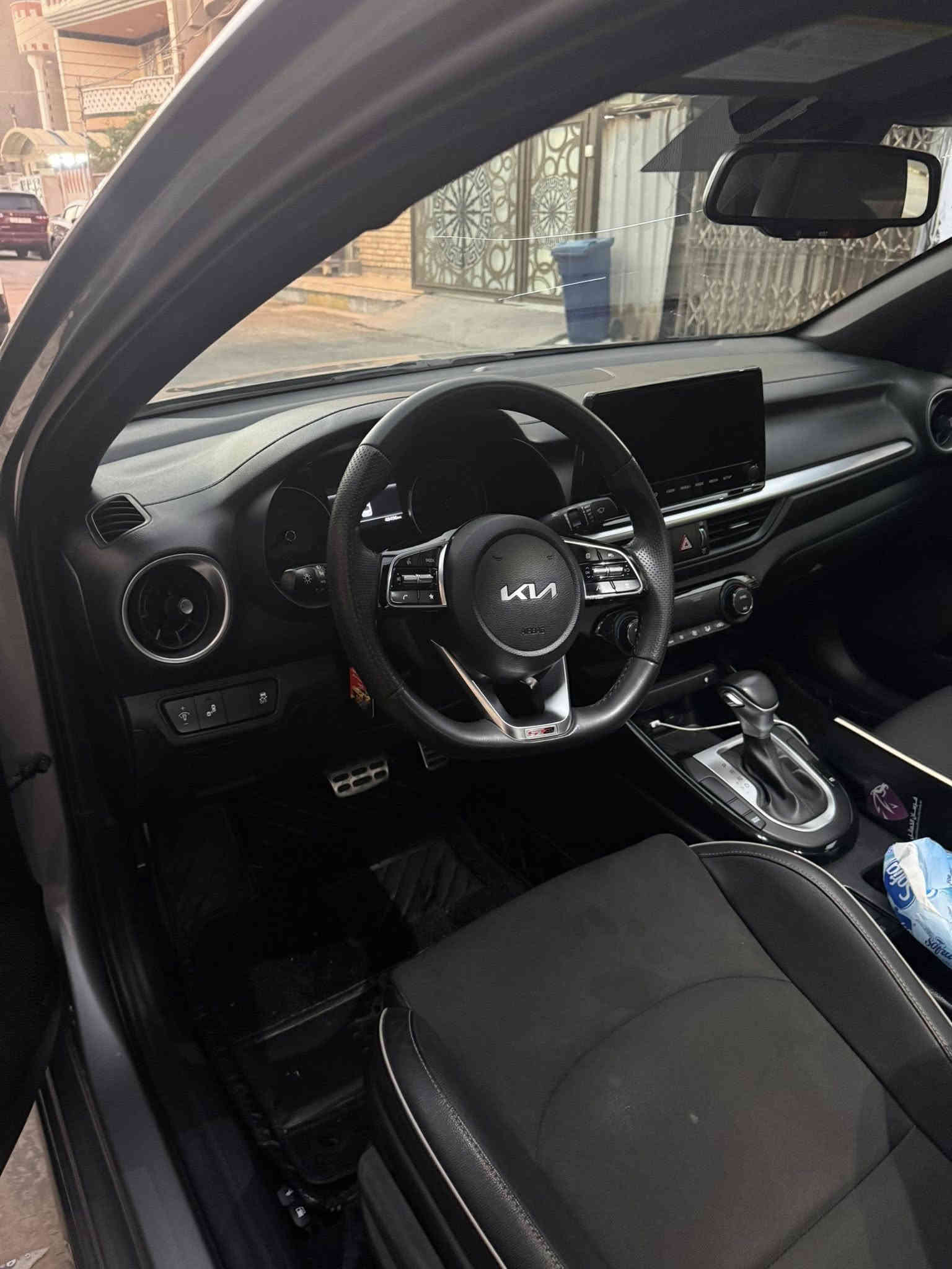 كيا فورتي 2023 GTline
بيع فقط فول مواصفات 1/1   

محرك 2000            

رقم بغداد باسمي ماشية 50.000 كيلو متر   

بصمة تشغيل عن بعد 

 سلايد روف 

شحن لاسلكي

سايد بريك كهربائي / اوتو هولد 

شاشة كبيرة كامرة 

ستيرن رياضي 

شفتات ستيرن 

كشنات جلد 

داخل السيارة مختم GT بكل مكان 

رادار 360 درجة تحديد مسار تنبيه تصادم نقطة عمياء 

ويل كب 19

لايت فول LED

بك لايت LED 

وبعد هواي مواصفات الفول

ضررهة موجود بلصور وضرر قبق الجنطه مصبوع والدعاميه نفس اللون 

السعر 170  وبيها  مجال مكاني بغداد

رقم الهاتف ***********
