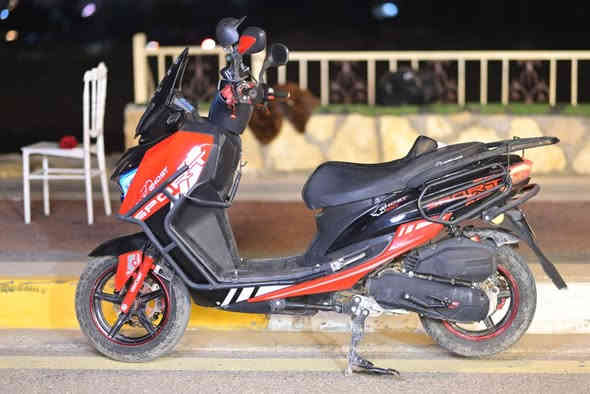 السلام عليكم دراجه گوست للبيع دراجه موديل25دراجه جديده بعدهه ماشيه 8000آلاف 
حساسات استاند نظام اي بي اس دسكات امامي خلفي شاشه كهربائيه ألكترونيه كابريتر فول نظافه 100‎%‎دراجه ماناقصهه برغي كامله السعر (925)ألف وبيهه مجال بسيط شراي اتصل ع رقم وبيك خير وتدلل[***********]📞
