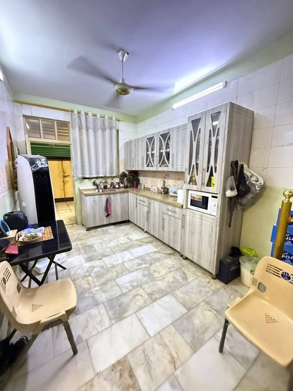 للأيجار (فارغ حاليا)✅
50م.       📍حي جميلة-محلة 512

الطابق1️⃣مدخلين-استقبال+مطبخ حار بارد+خدمات
الطابق2️⃣غرف نوم عدد(2)+خدمات

الموقع📍حي جميلة-محلة512-قرب الجسر الجديد
العقار يحتوي على تشجير -مقابل العقار جانب مدرسة

مكتب الثقة للعقار
حي اور-شارع نادي النفط-مقابل مركز سناريا لطب الأسنان
***********📳
***********📳
