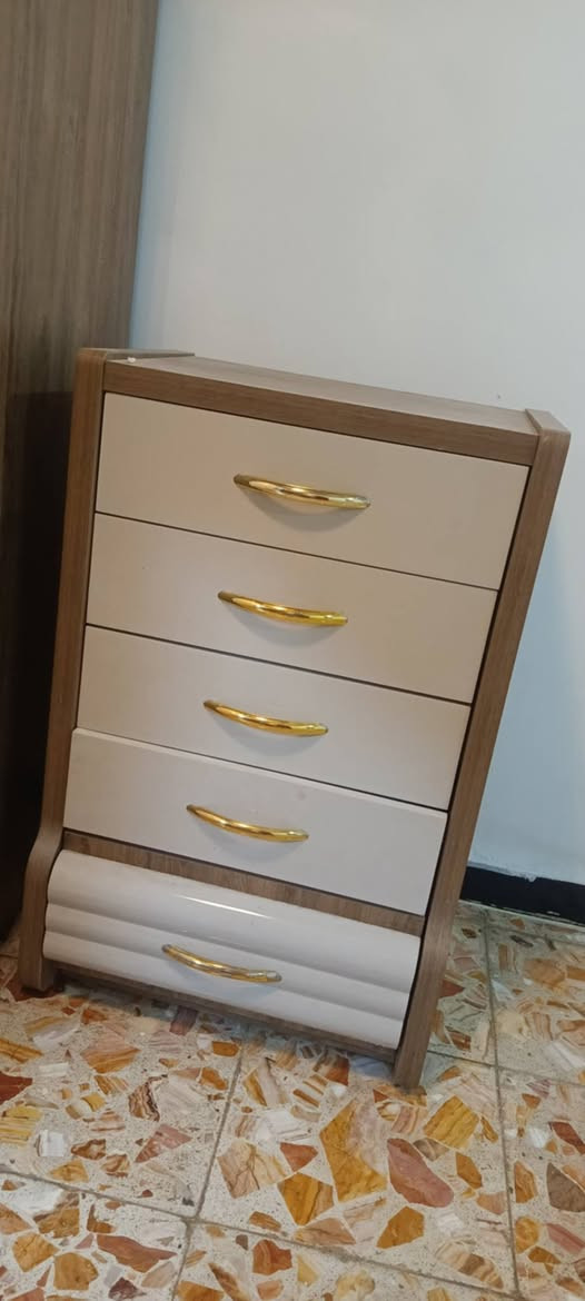 ملحقات غرفة نفر واحد جدد خمس قطع جدد سعرهن 175وبيه مجال لشراي مكانه نجف


**إذا كنت صاحب هذا الإعلان وتريد حذفه لأي سبب، رجاءا أرسل رسالة إلى الدعم الفني**