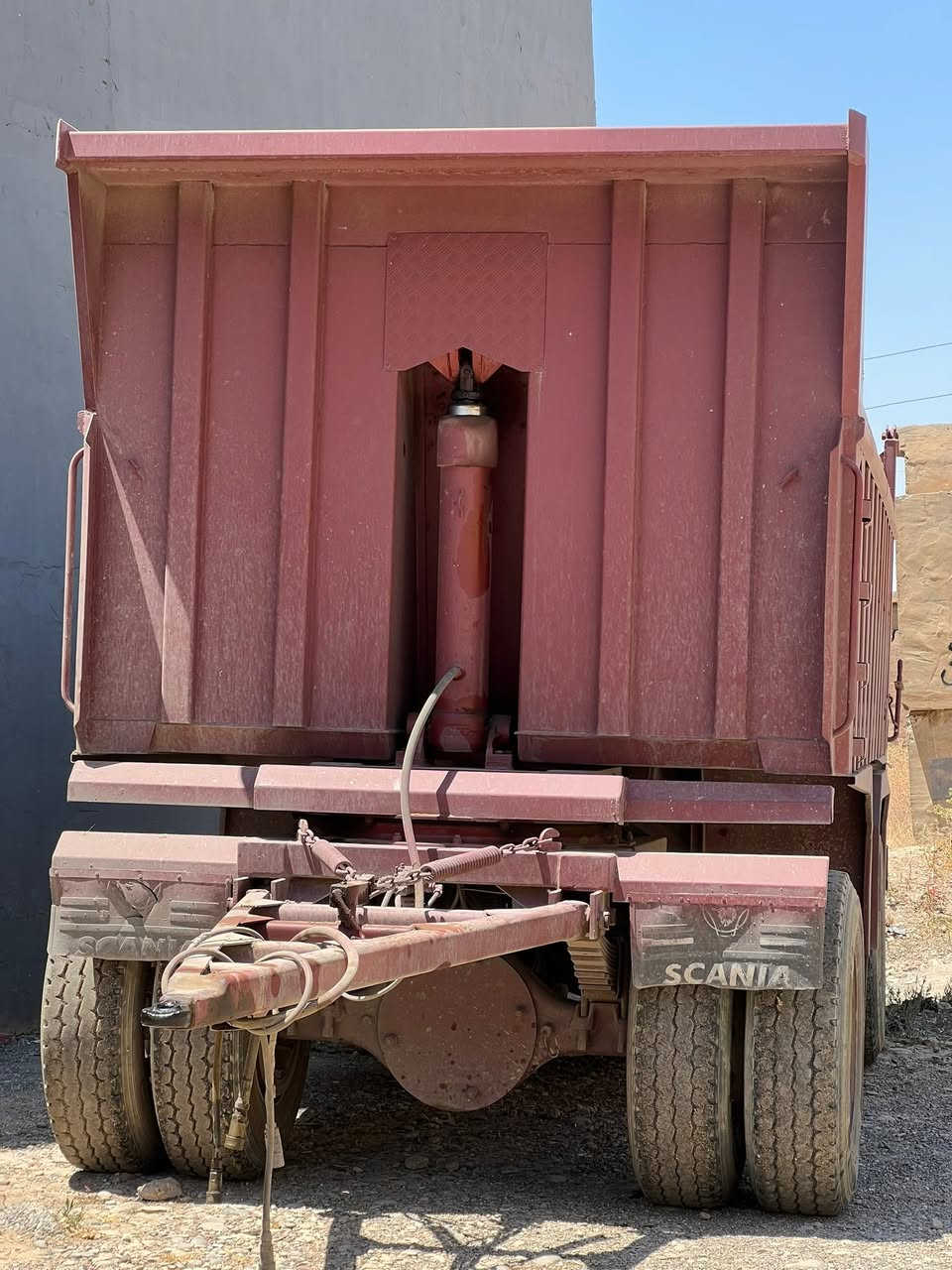 السعر الاتصال على الارقام
***********

عربانه جديده للبيع 
مستعمله شي قليل 
تواير نص عمر نظيفه
جك دفن
الطول 5 متر استندر
جاهزه ع شغل
