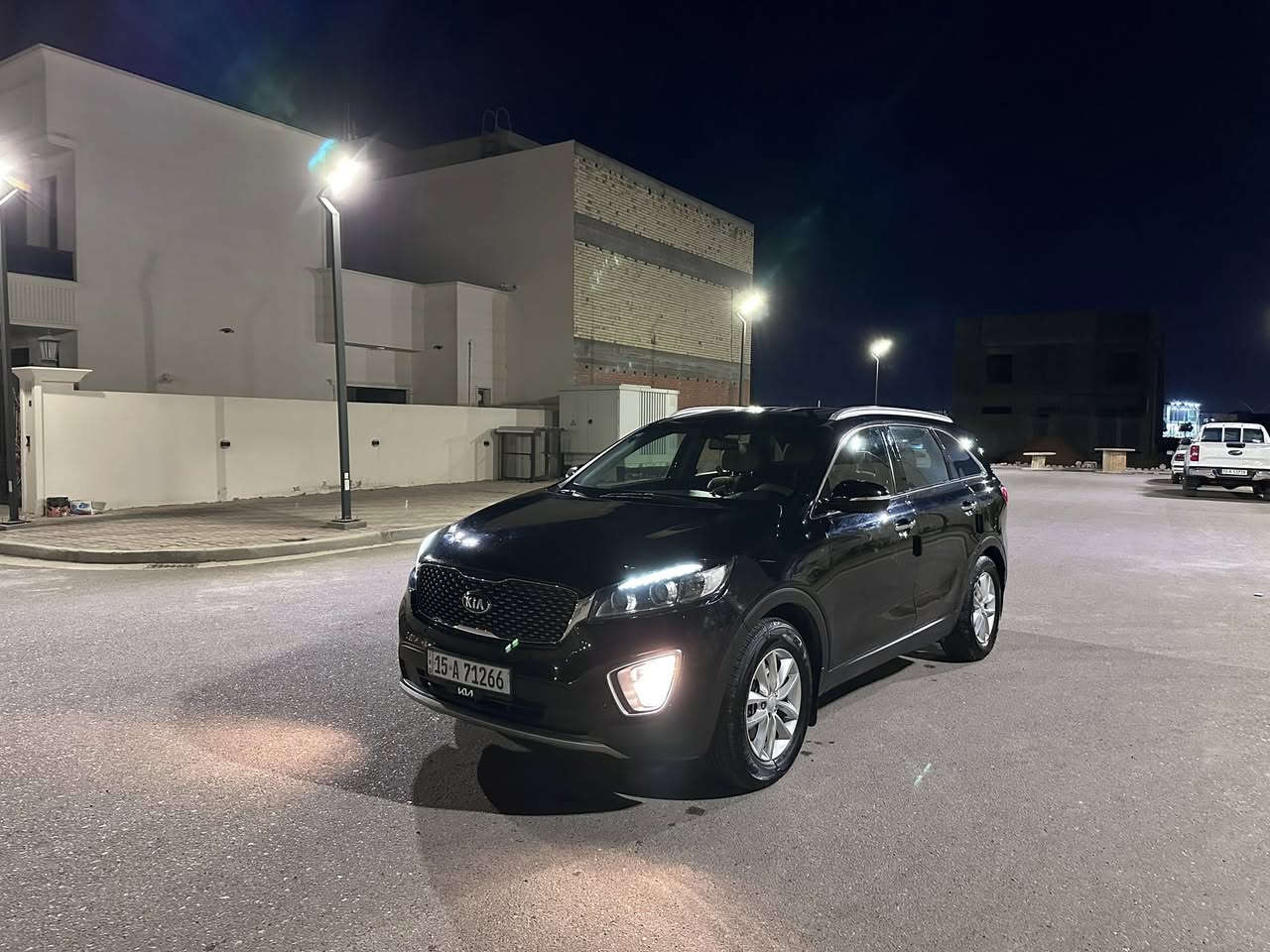 لون اسود
4سلندر  
7راكب  
داخل كريمي فاتح
شاشه بلاد نظام عرض
3انظمه قياده 
كشنات جلد  
 اشاره+مري  
تبريد 2 قطع منفصل
تحكم استيرن فول 
لد امامي  
لايت زنون  ناصي 
مكان السيارة الانبار
غير متواجد ع الفيس 
للاستفسار ***********
