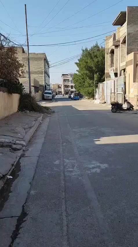 السلام عليكم دار للبيع
حي الرسالة قرب شارع الظغط

المساحة 117 متر

واجهه 6 ونص

نزال 18 متر مع تشجير 150 متر ملاصق

محتويات الدار 4 غرف نوم صاله مطبخ خدمات 2

‏الاستفسار  مكتب الكرادي

*********** واتساب￼
